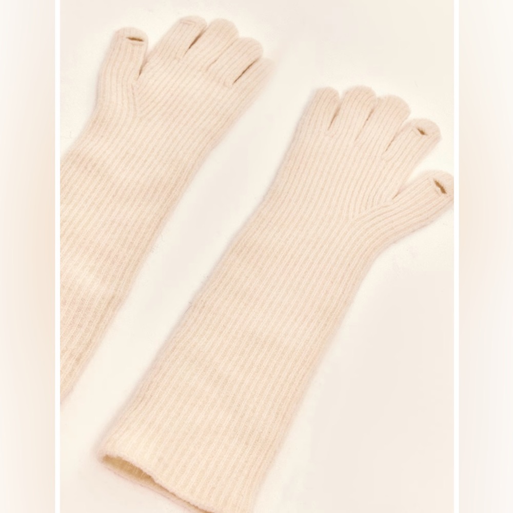 PRETTYLITTLETHING Vanilla Knitted Slouchy Gloves *NEW*